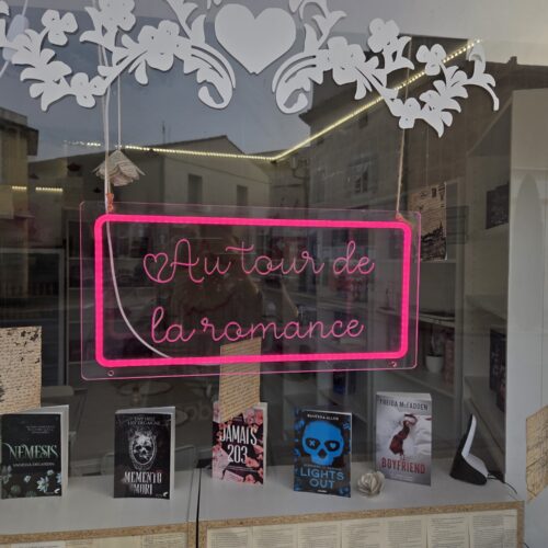 Au tour de la Romance un nouveau café librairie à Entraigues