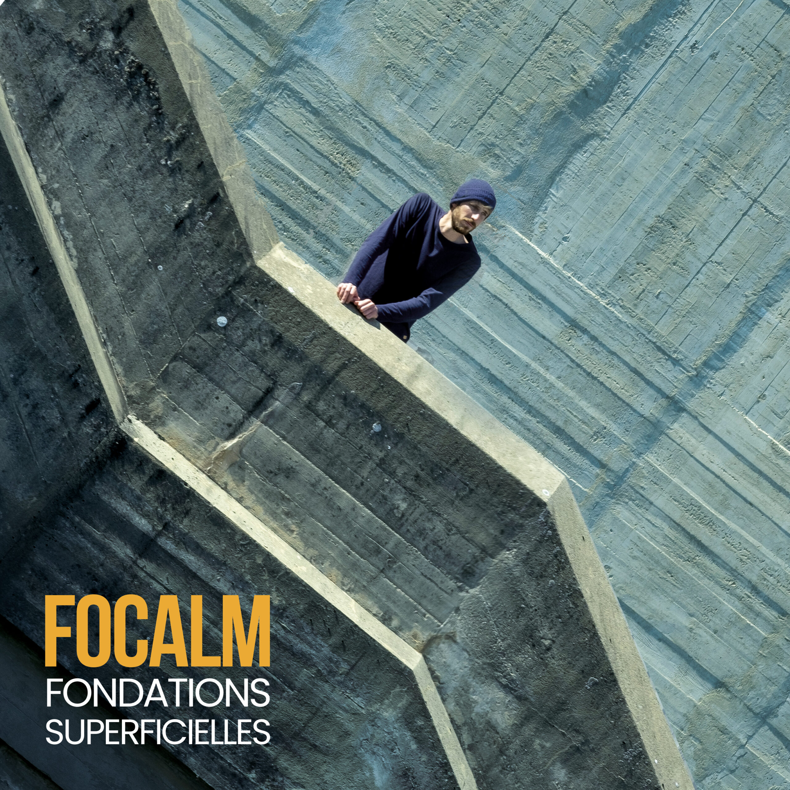 Benjamin Escot, FOCALM, nous présente »Fondations superficielles » son premier EP qui sortira le 25 avril sur toutes les plateformes.